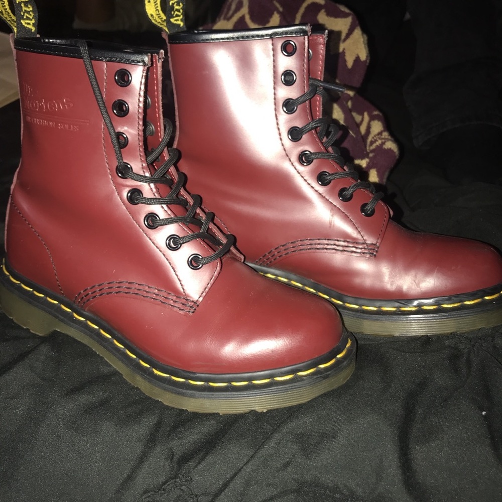 Dr martens! Maroon/burgundy boot